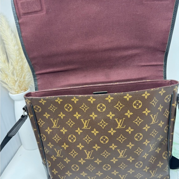 💯Authentic LOUIS VUITTON Monogram Macassar Bass GM Messenger Bag - Picture 7 of 10